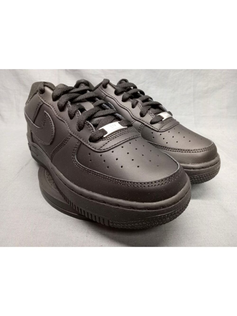 Nike Air Force 1 LE (GS) Sneakers Triple Black Boys Size 5.5 NEW NO BOX! - Picture 3 of 11